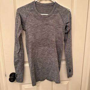 Woman’s lululemon swiftly LS